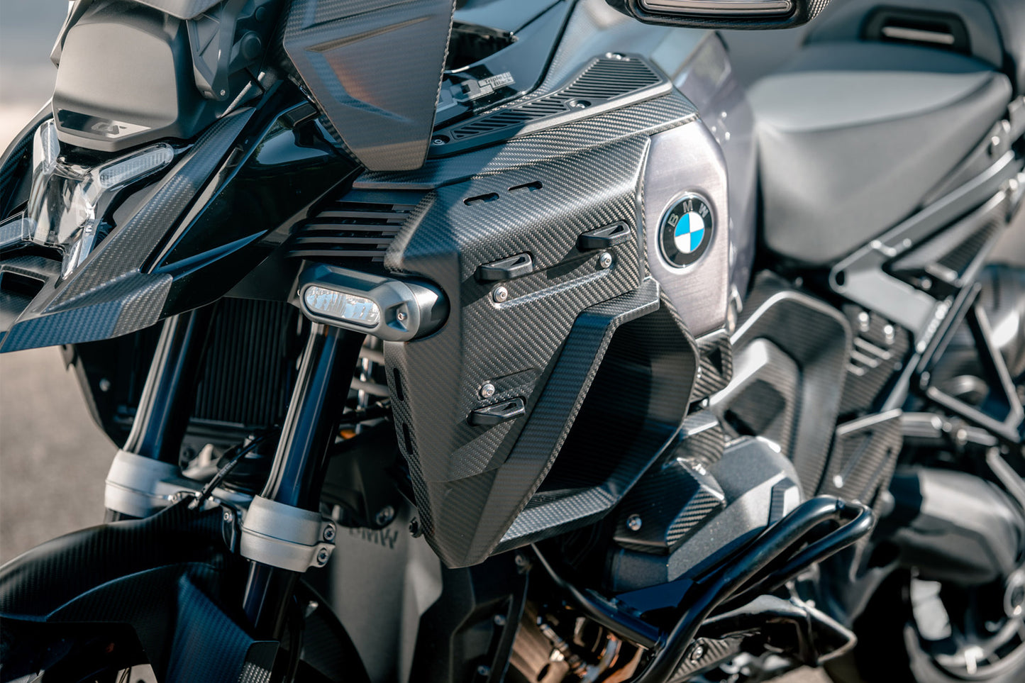 Ilmberge air outlet cover carbon for Air Outlet Trim R 1300 GS Adventure image 7