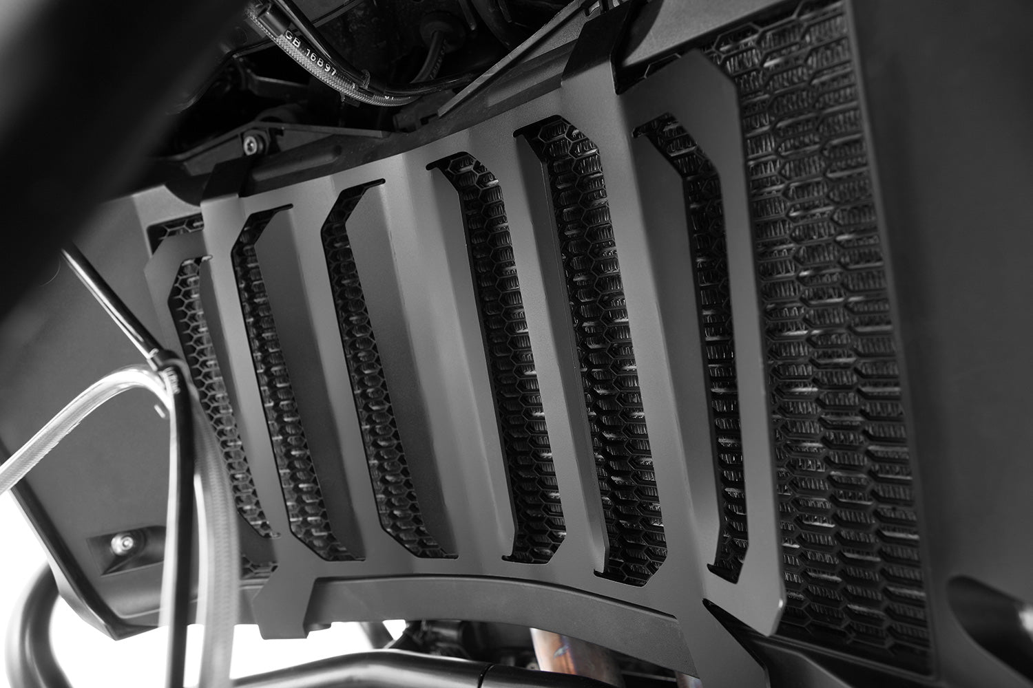 Wunderlich EXTREME radiator protection grille fitted