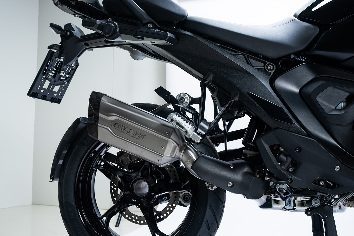 Slip on rear silencer R 1300 GS (Adventure) REMUS 8 2.0 - stainless steel image 4