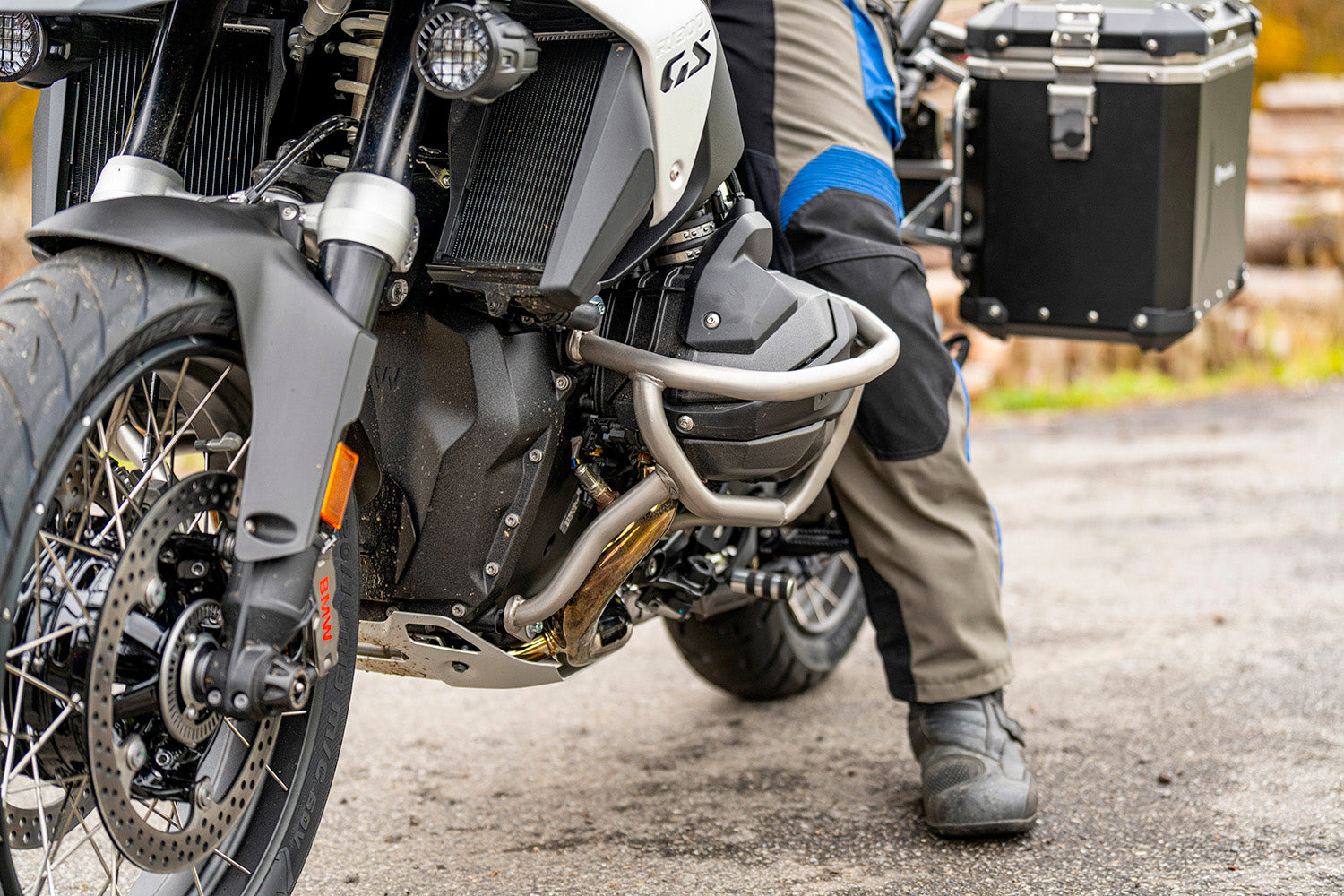 Wunderlich Engine Protection Bar ULTIMATE R 1300 - Black or Stainless Steel image 11