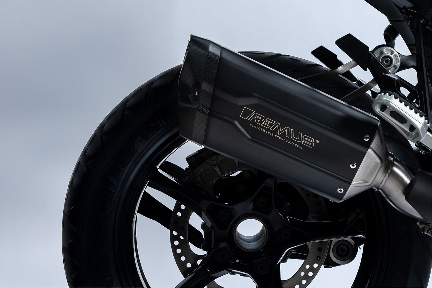 Remus 8 RACING Slip-On Silencer R 1300 GS Adventure - stainless steel image 1