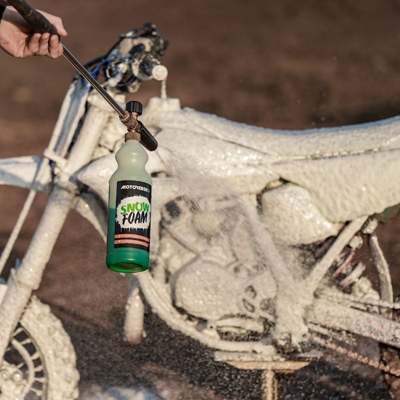 Motoverde Snow Foam in use