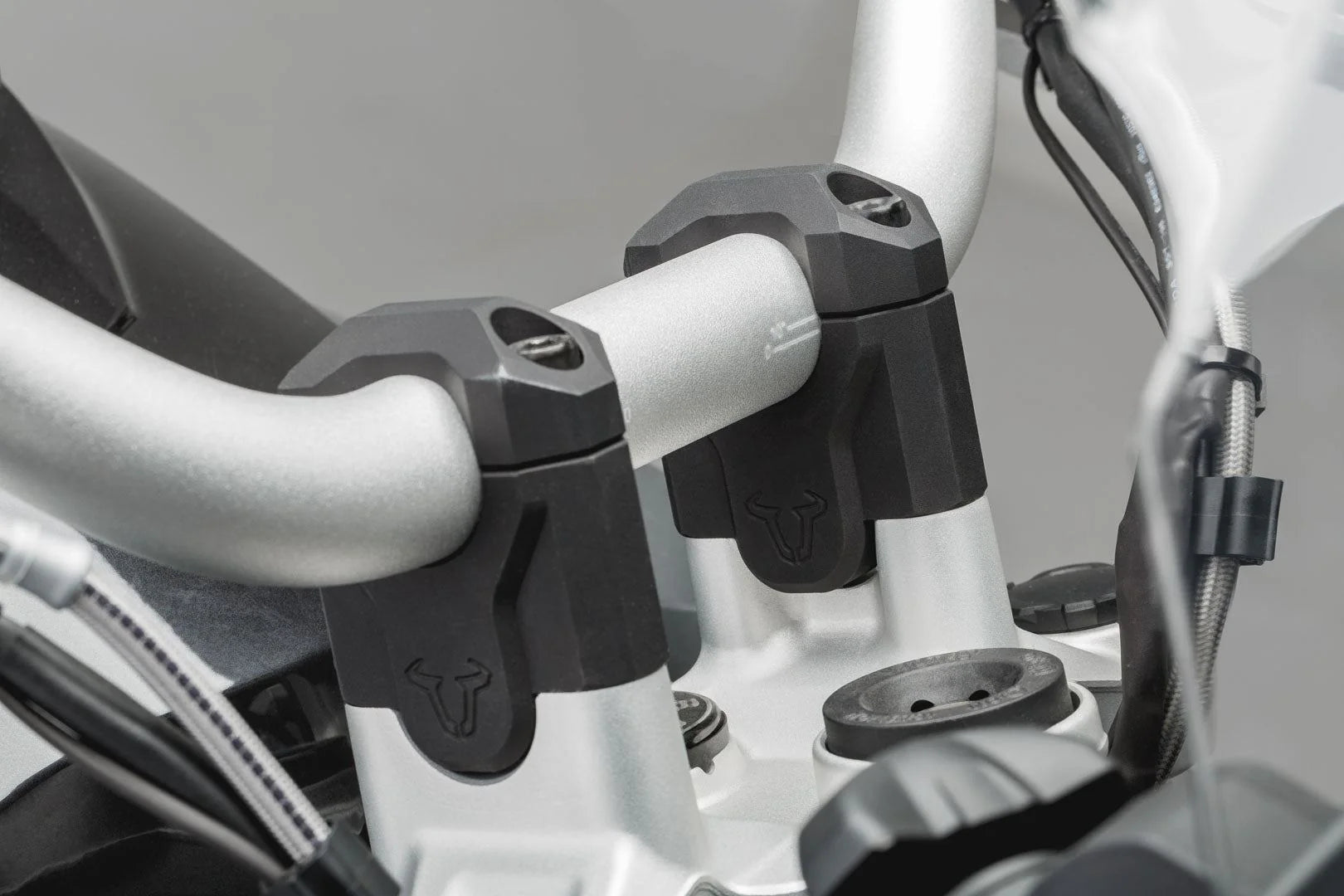 SW-MOTECH Bar riser H=40 mm R1200GS, R1250GS - Blk image 2