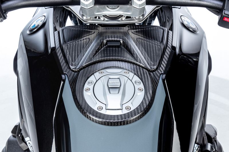 Ilmberger Upper tank cover R 1300 GS - carbon image 3